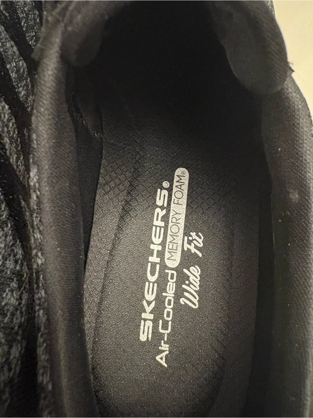 Skechers Air-Cooled Memory Foam Relaxed Fit Black Shoes Sneakers Size 8.5